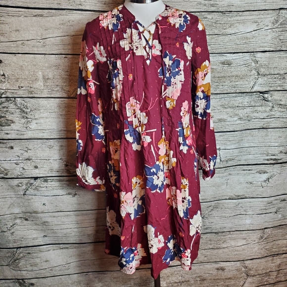 Old Navy Woman's Burgundy Floral Dress 3/4 Sleeve Size XS.Pit to pit approx: 1 - Picture 1 of 9